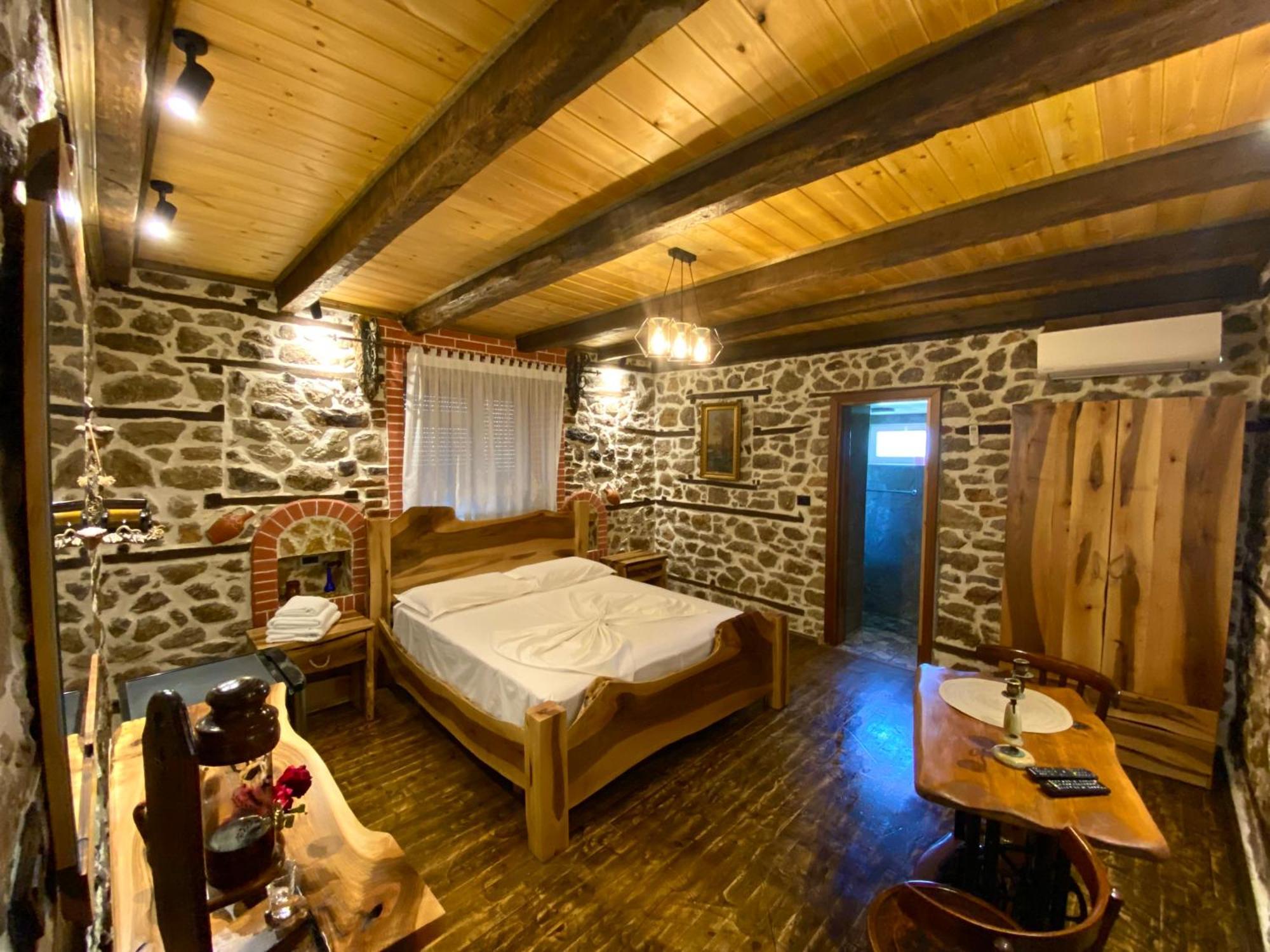 Vechia Mitllari Guest house *