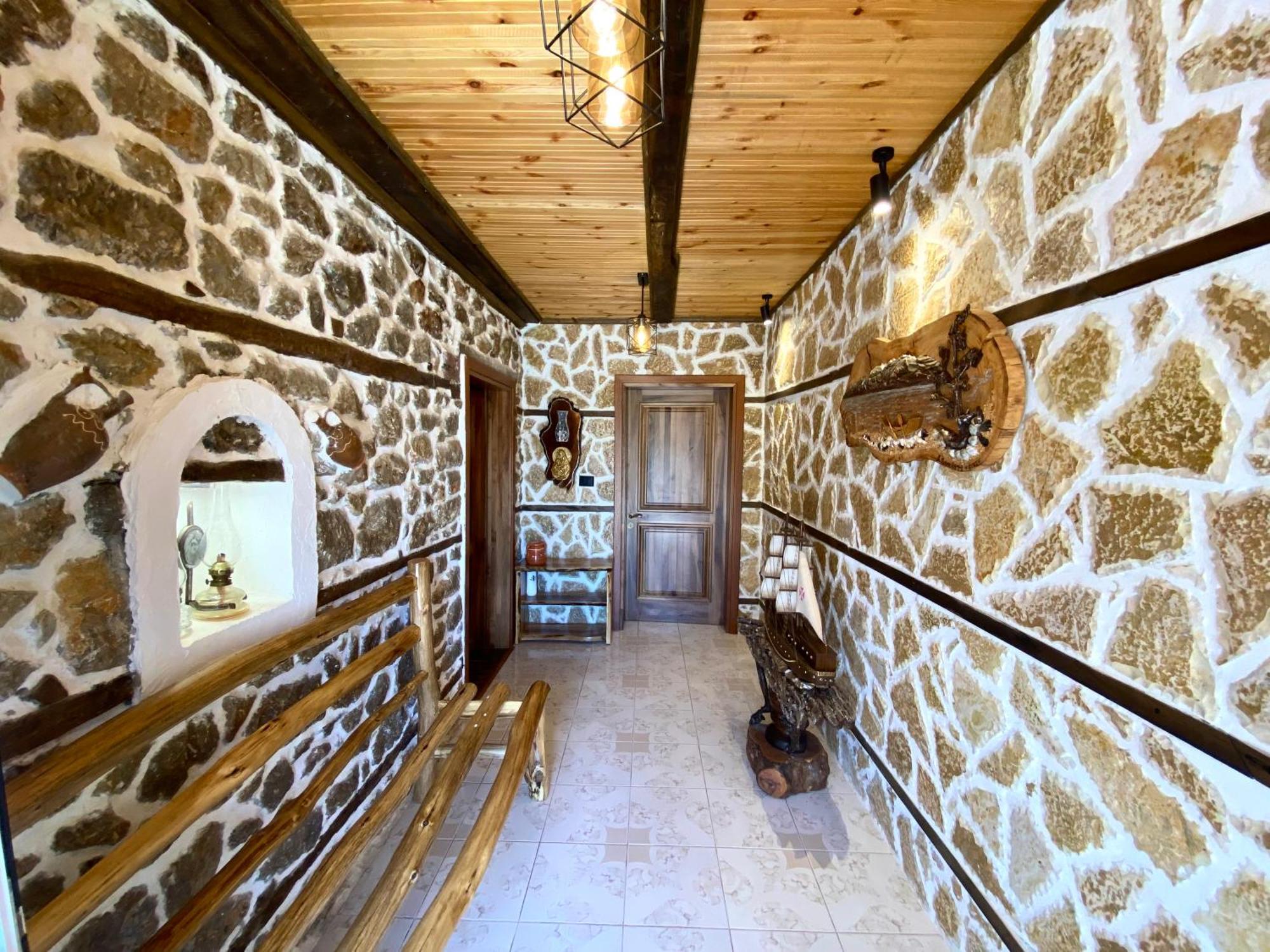 Vechia Mitllari Guest house *